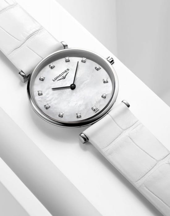 Longines Longines La Grande Classique L4.512.4.87.0 кварцевые женские часы часы крупный план перламутровый циферблата